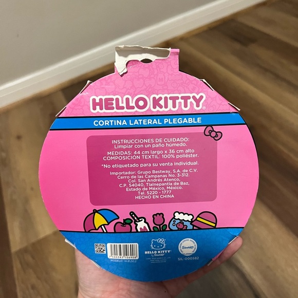 Hello Kitty Pink and Blue Foldable Sunshade - Picture 2 of 3